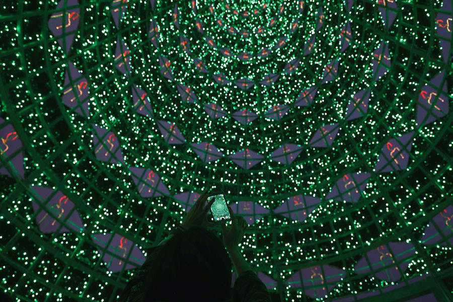 Mặt Trời đỏ rực trong cháy rừng California vào top ảnh tuần